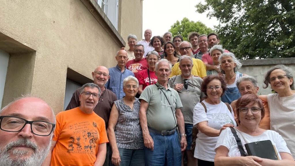 Foto de grup amb les germanes del Pradó, en el pelegrinatge de l'agost passat.