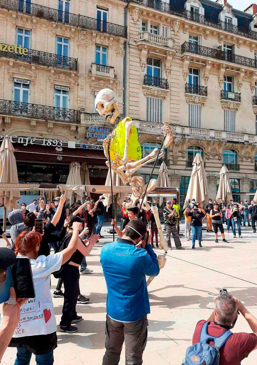 Les protestes dels Armilles Grogues tenen
el seu germen en l’aplicació d’una ecotaxa a
tot el territori francès i la revolta a la illa de
Martinica per la injustícia d’aplicar-la en un
territori sense transport públic que necessita
del cotxe privat. Foto: Josep Bonet