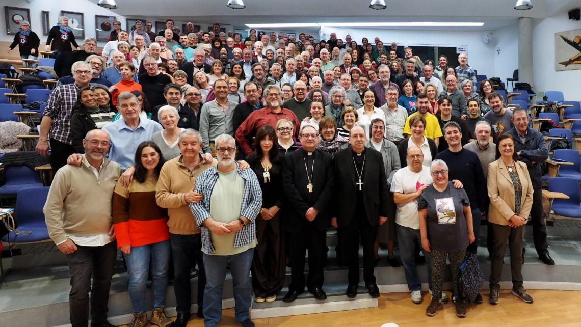 Foto de família dels participants en les Jornades generals de Pastoral del Treball.