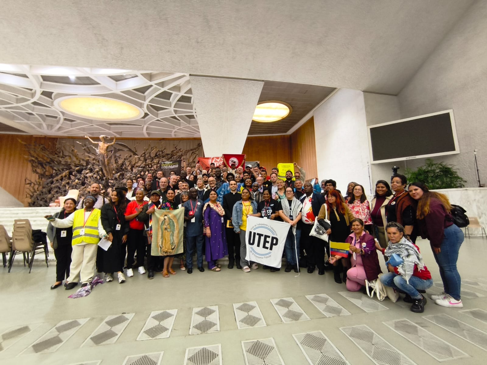 Lleó XIV pren el relleu de Francesc i recolza els moviments populars