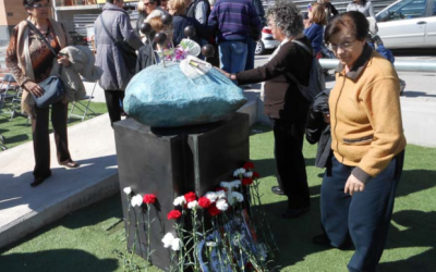 S’instal·la l’escultura homenatge als treballadors de la fàbrica Haissa